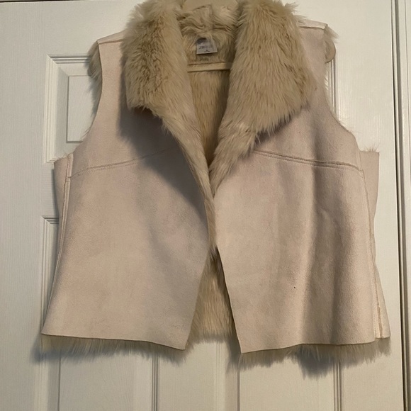 Jennifer Lopez Jacket. (New, Never Worn) - Picture 3 of 5